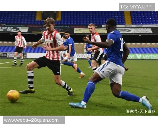 唐卡斯特与查尔顿的激烈对决展现英格兰足球的魅力与激情